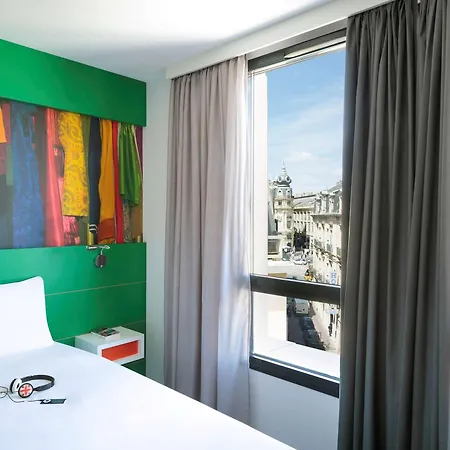 Ibis Styles Centre Comedie 3*